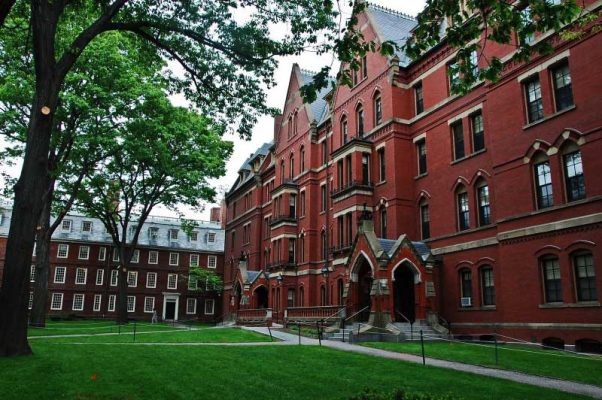 Nổ lực để đến với Đại học Harvard